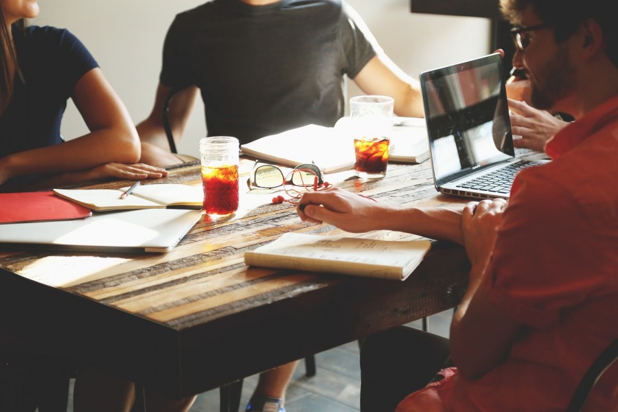 Comment l'ambiance de travail influence-t-elle la productivité ?